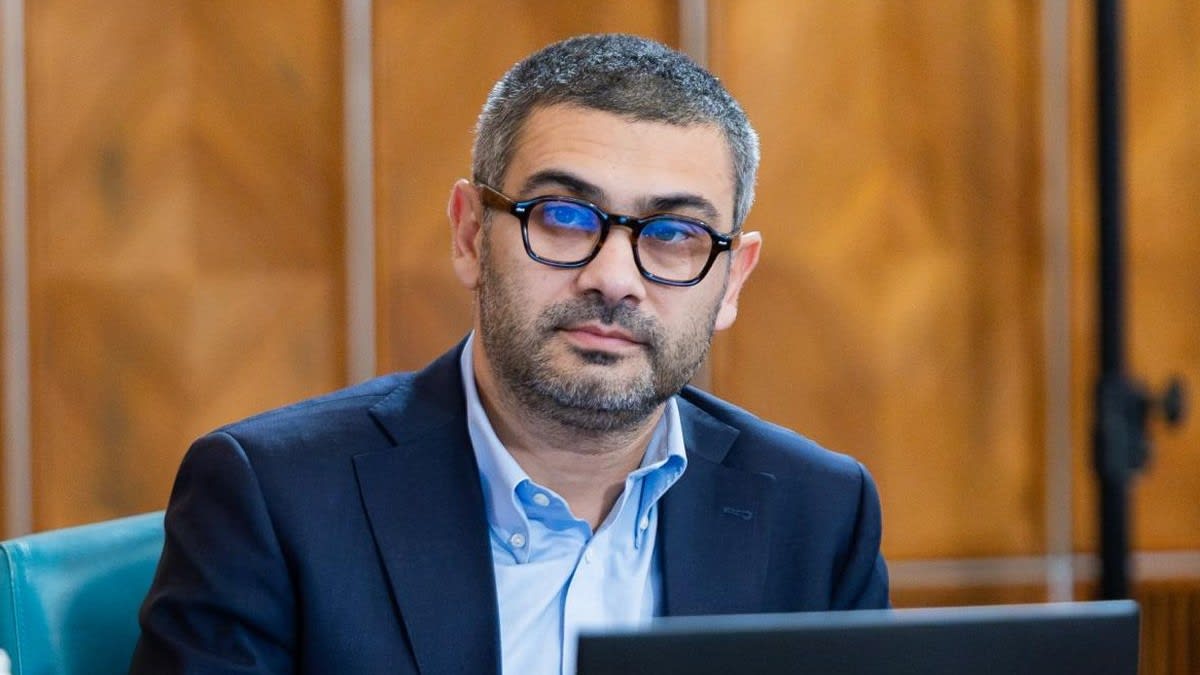 Florin Manole la conferință despre pensii Florin Manole la conferință despre pensii