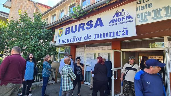 AJOFM Dâmbovița oferă 390 de locuri de muncă în județ și Europa