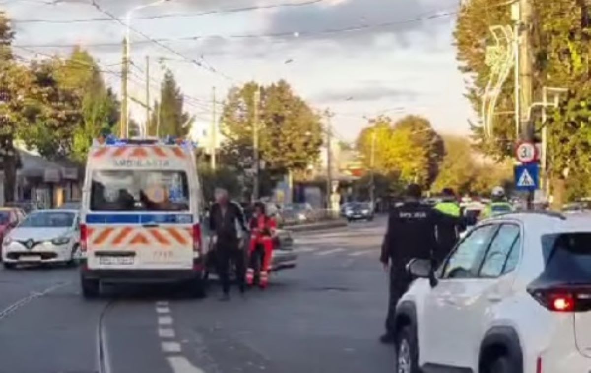 accident rutier Brăila, ambulanță și autoturism