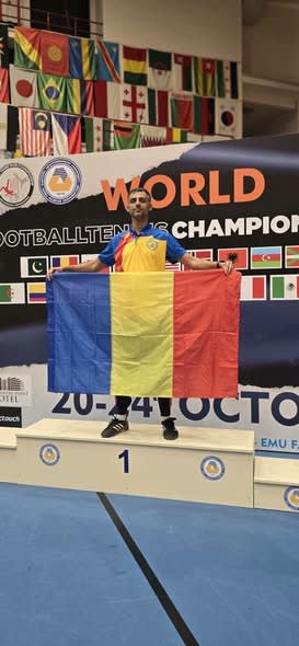 Dragoș Bidirean campion mondial fotbal-tenis Dragoș Bidirean campion mondial fotbal-tenis