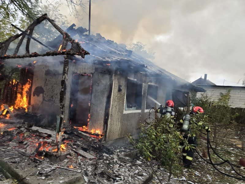 Un incendiu provocat de o sobă defectă a afectat o casă din Ibăneasa