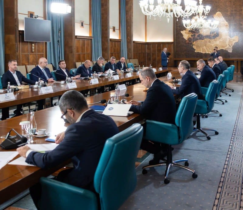 Valeriu Iftime a participat la ședința de lucru de la Palatul Victoria despre bugetele locale