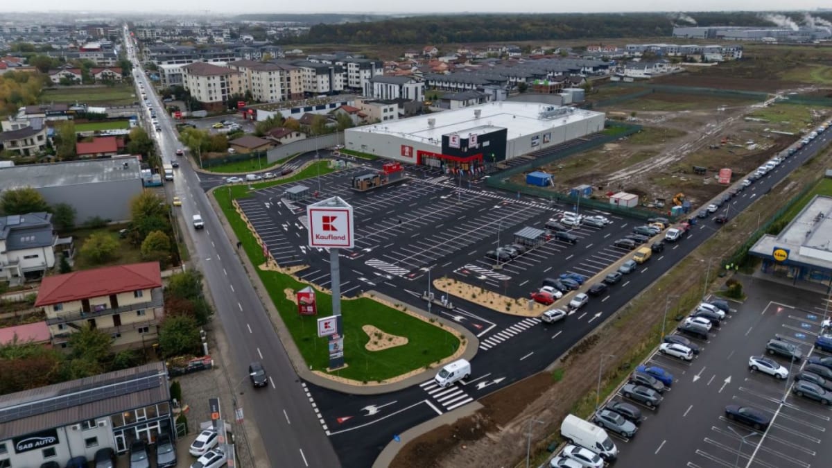 Kaufland hipermarket Otopeni, exterior Kaufland hipermarket Otopeni, exterior