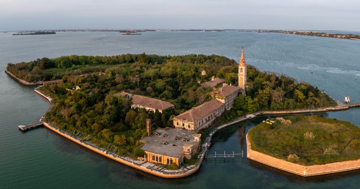 Insula Back Lake din Nova Scoția, cabană rustică
