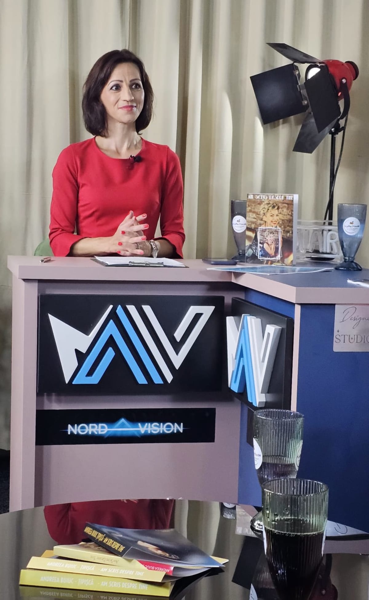 Povestea interesantă a prezentatorilor #NAV News de la televiziunea online Nord A Vision Povestea interesantă a prezentatorilor #NAV News de la televiziunea online Nord A Vision
