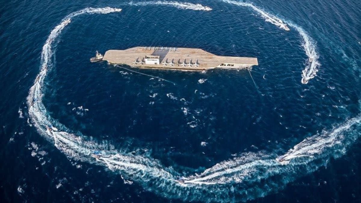 Navă maritimă în Golful Persic cu control militar iranian