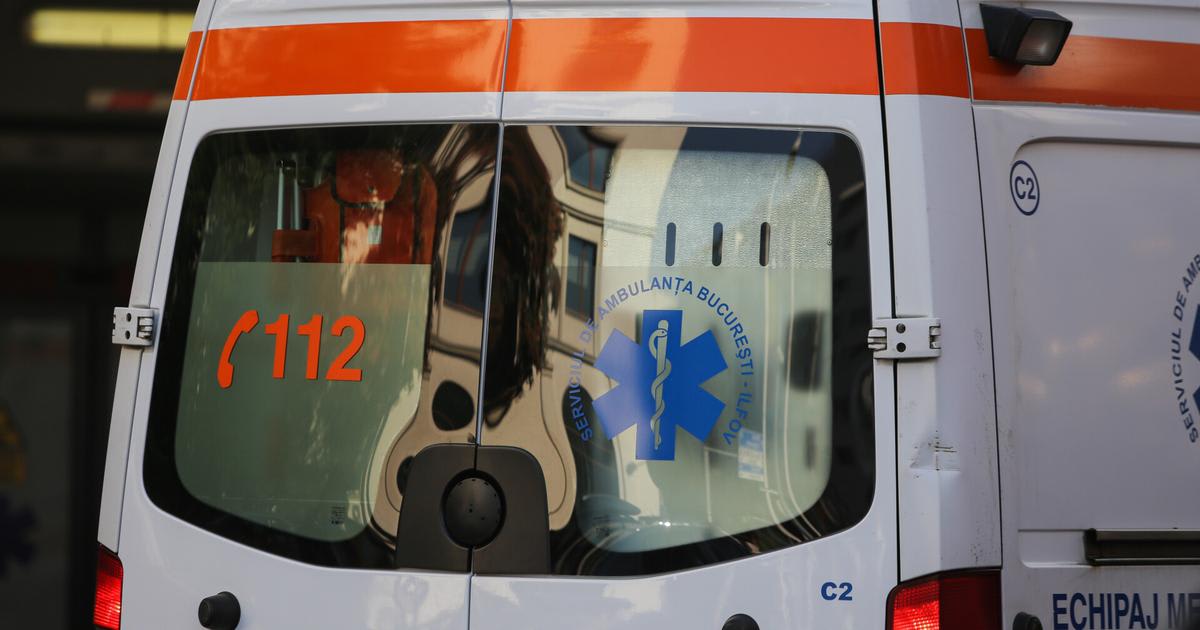 Copil de 4 ani transportat cu ambulanța la spital în Iași