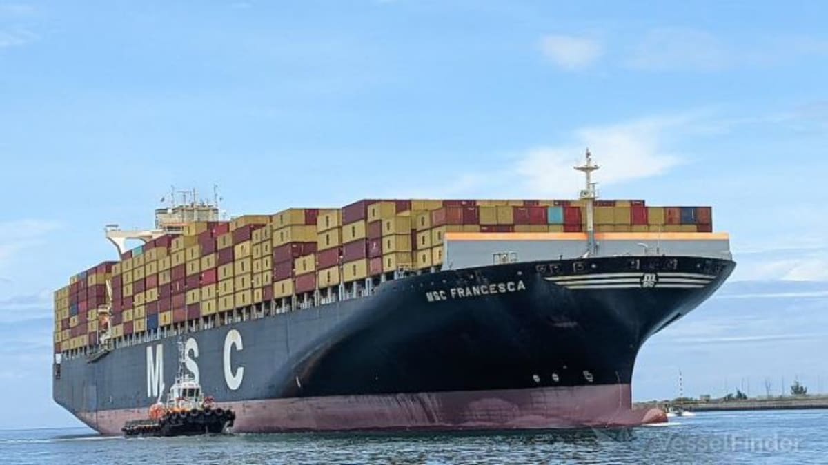 Nava MSC reținută în apele Iranului cu marinari la bord Nava MSC reținută în apele Iranului cu marinari la bord