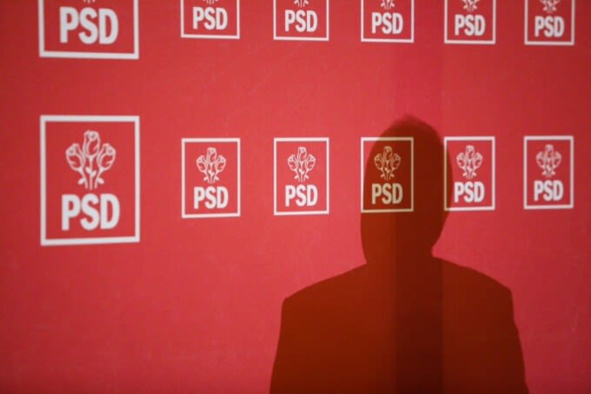 Protest civico-urban cu semne și bannere împotriva PSD în centrul Constanței Protest civico-urban cu semne și bannere împotriva PSD în centrul Constanței