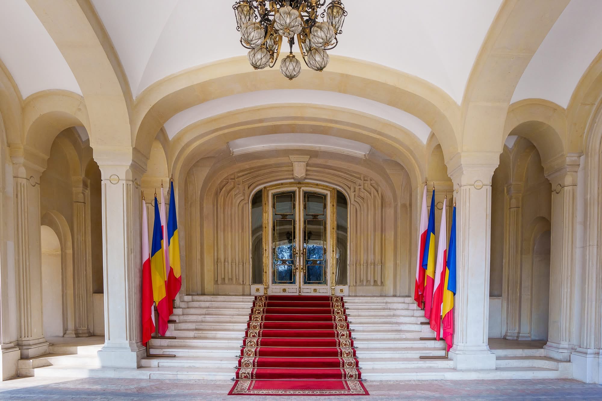 Karol Nawrocki și Mark Rutte sosind la București pentru Summitul B9 Karol Nawrocki și Mark Rutte sosind la București pentru Summitul B9