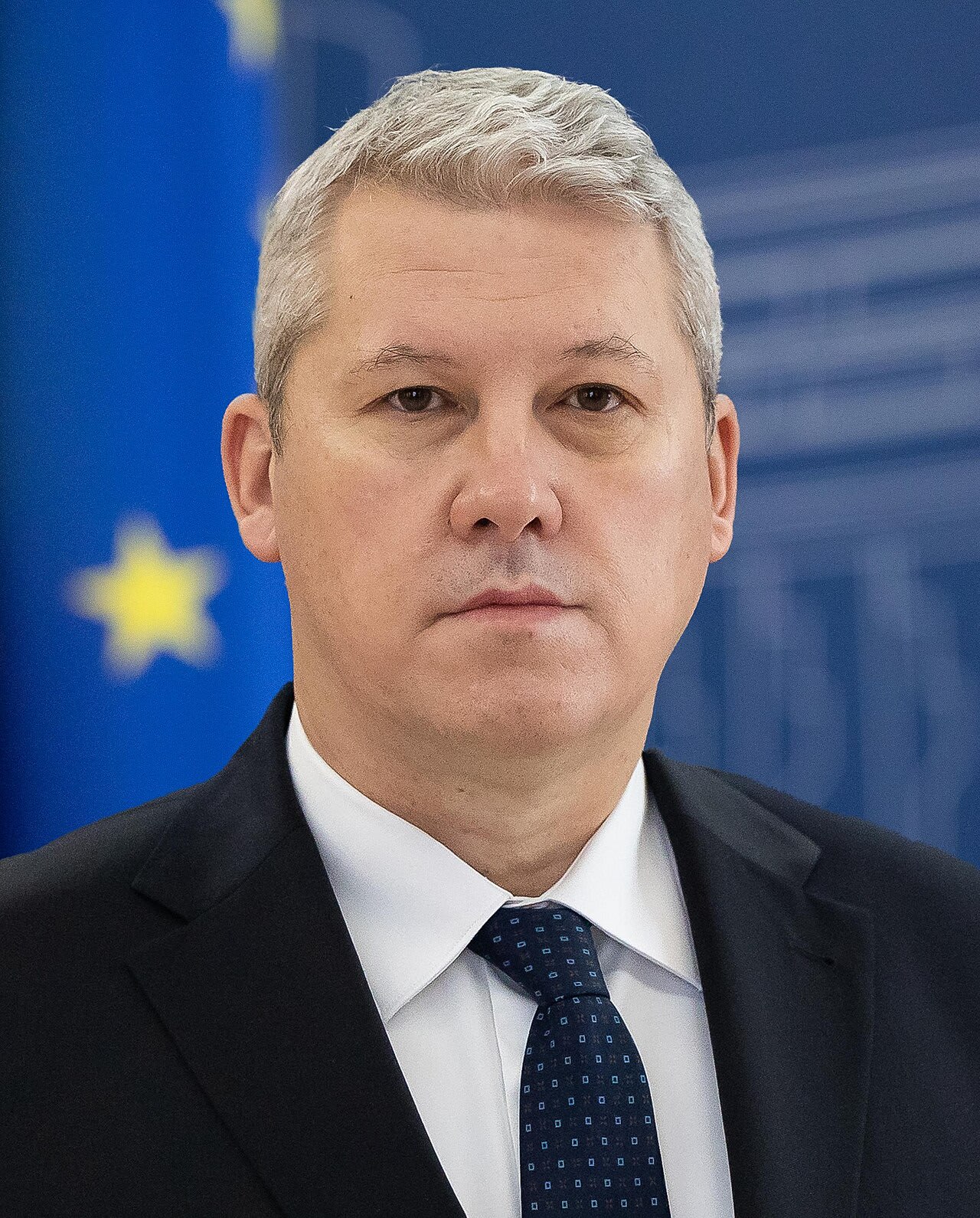 Ministrul interimar de Interne, Cătălin Predoiu, în conferință Ministrul interimar de Interne, Cătălin Predoiu, în conferință