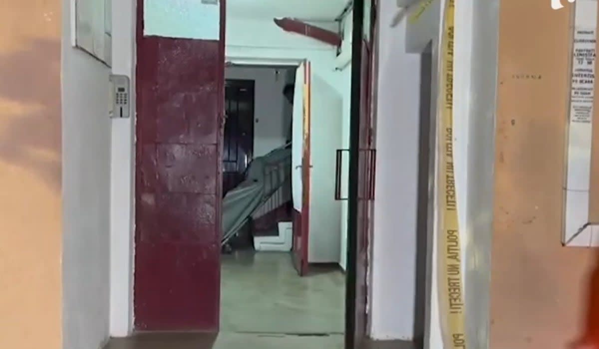 Polițiști și echipaje de intervenție la locul crimei din Gorj