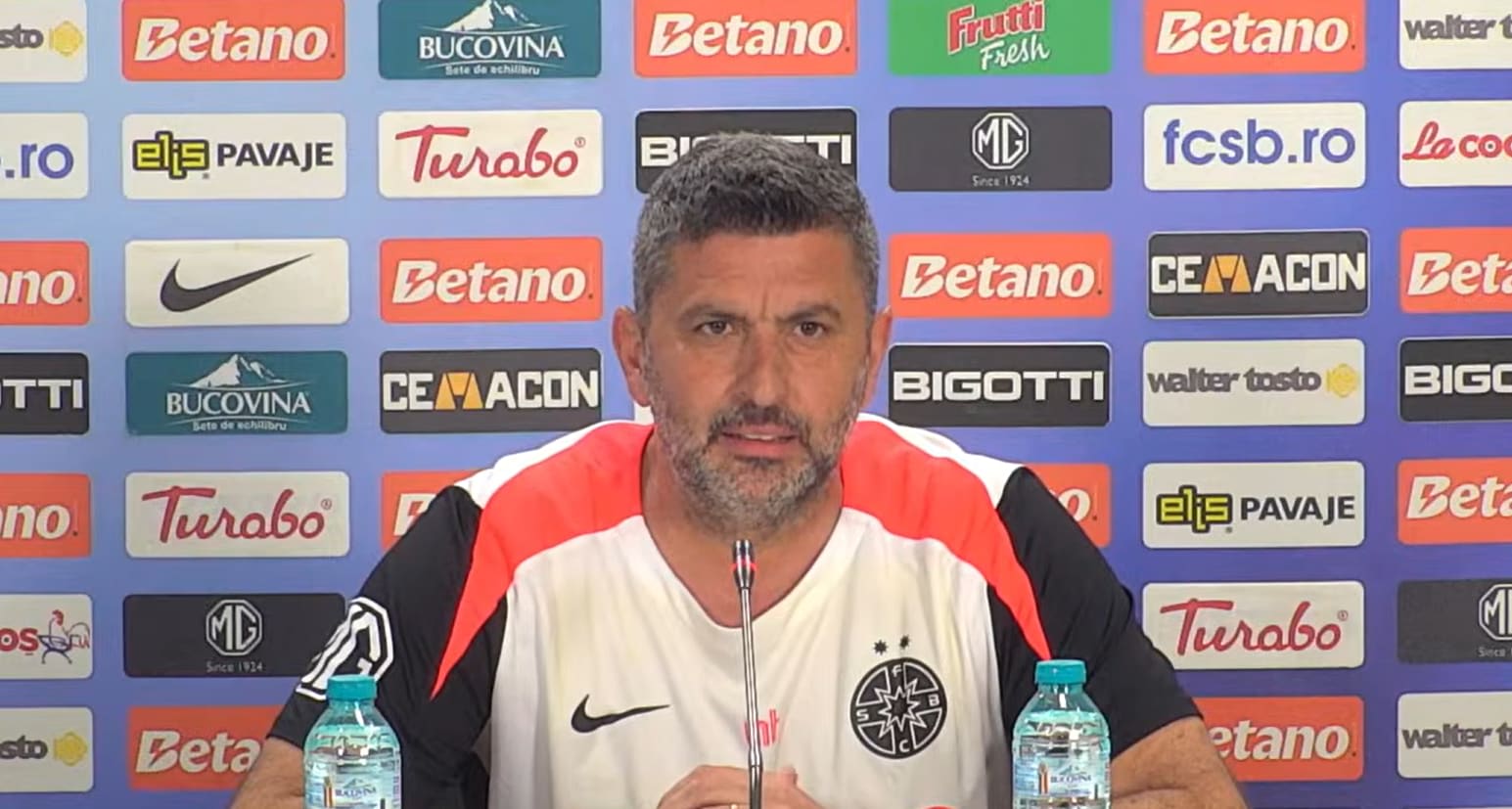 Marius Baciu și Victor Pițurcă în conferință de presă