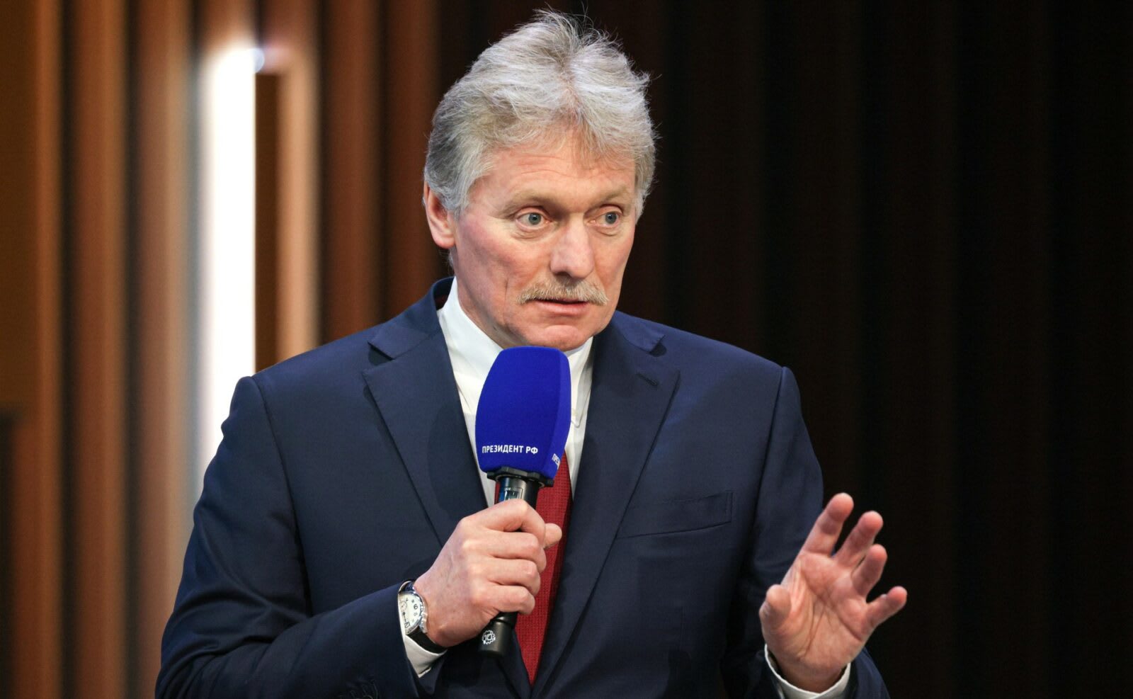 Soldați ucraineni și forțele ruse în conflict armat Soldați ucraineni și forțele ruse în conflict armat