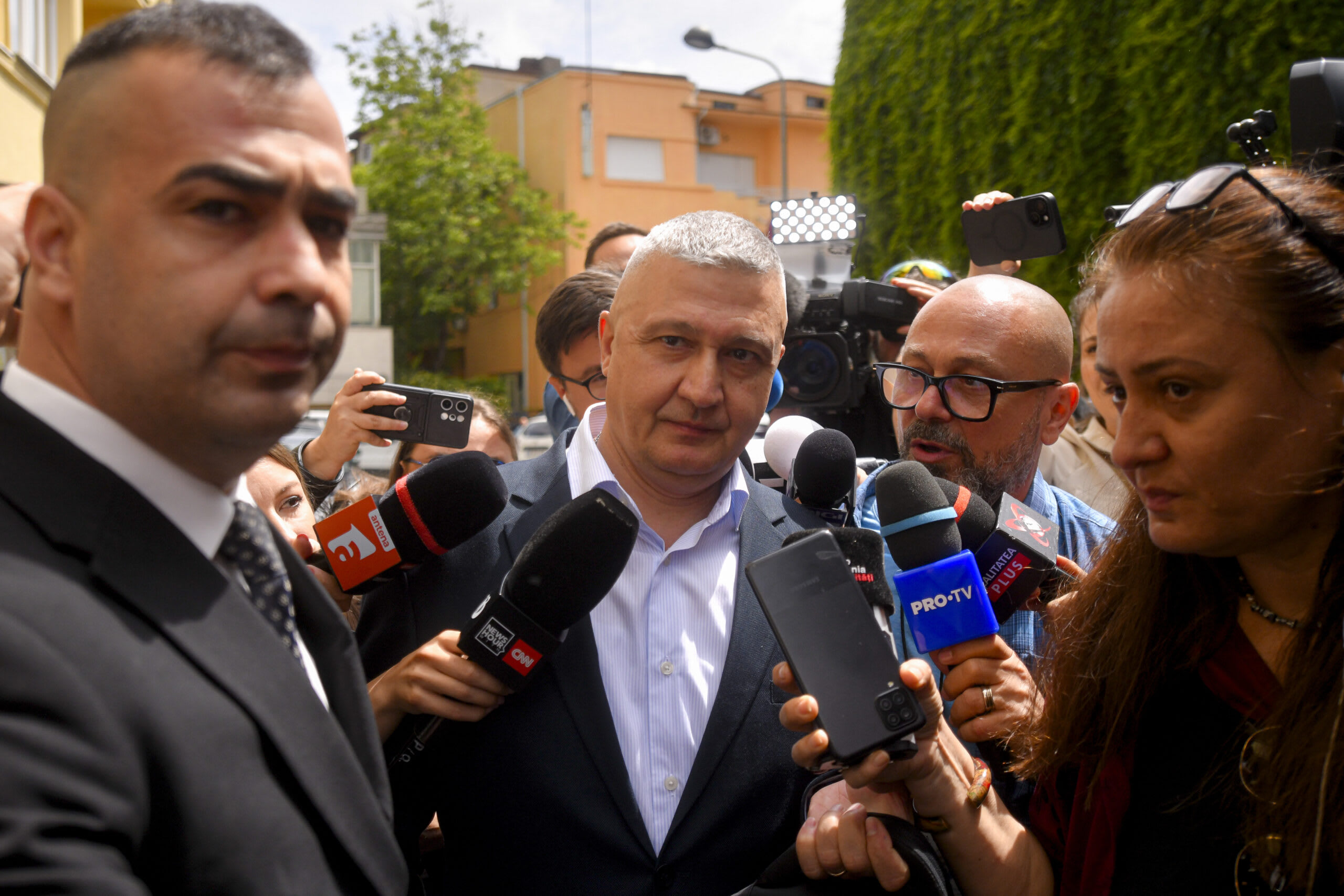 General Gheorghiță Vlad în uniformă militară, declarație publică