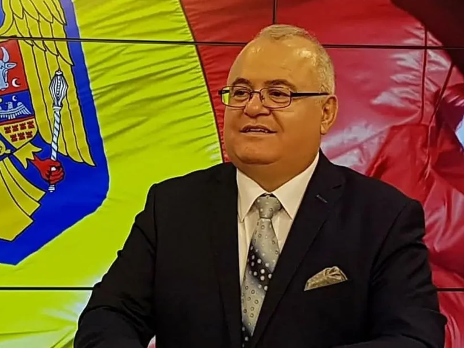 Polițiști bucureșteni efectuează percheziții la domiciliul suspectului