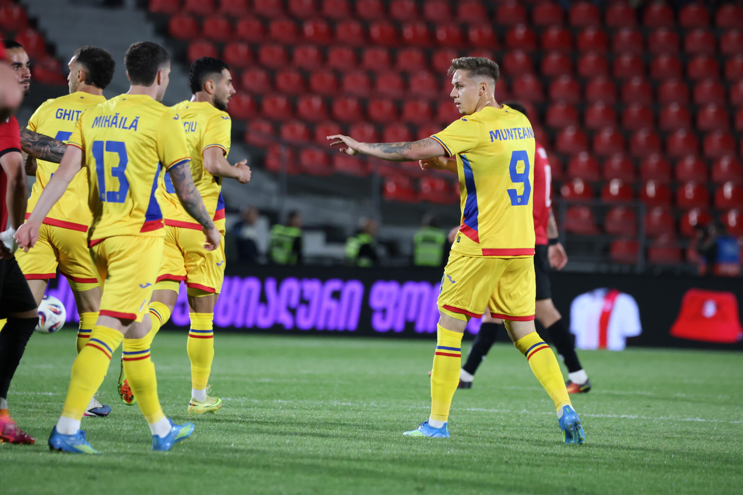 Louis Munteanu marcând gol în meciul amical cu Georgia