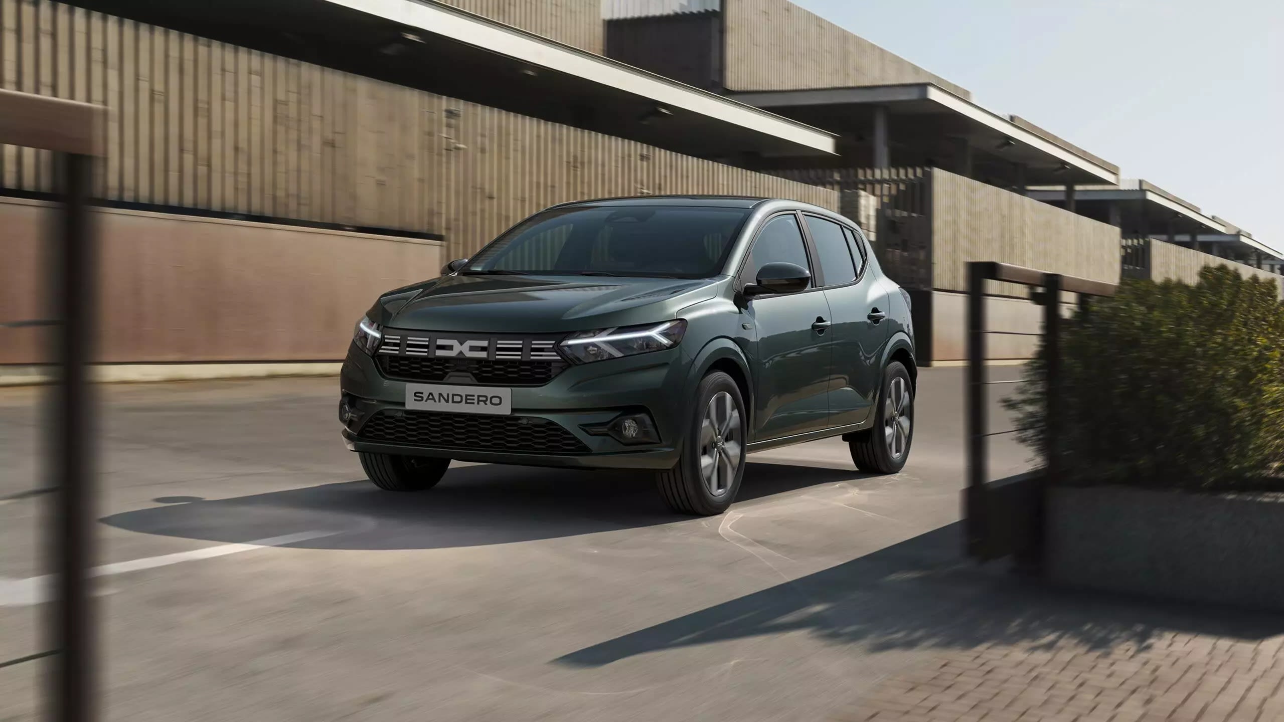 Dacia Sandero pe drum Dacia Sandero pe drum