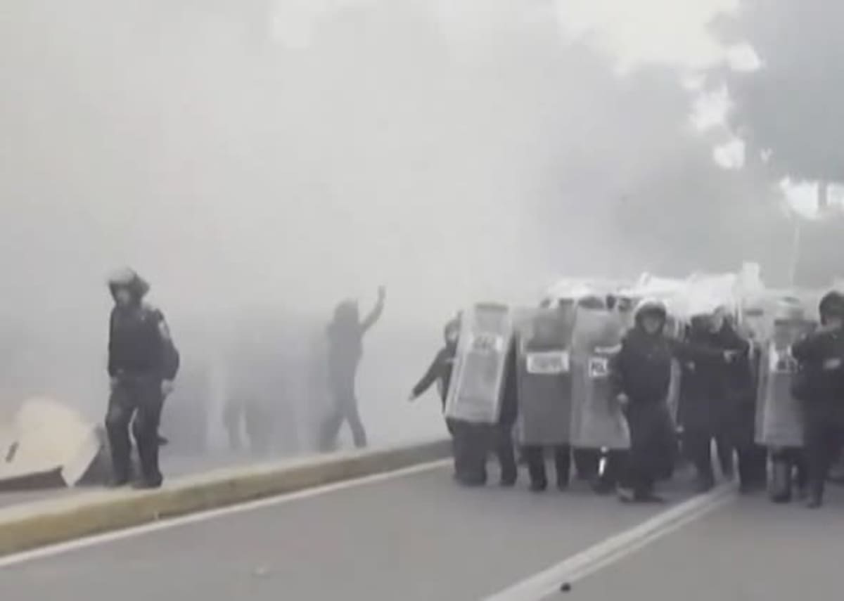 Proteste și forțe de ordine în apropierea stadionului din Ciudad de Mexico Proteste și forțe de ordine în apropierea stadionului din Ciudad de Mexico