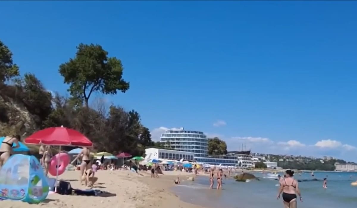 Plajă din Bulgaria cu semne de avertizare pentru bacterii