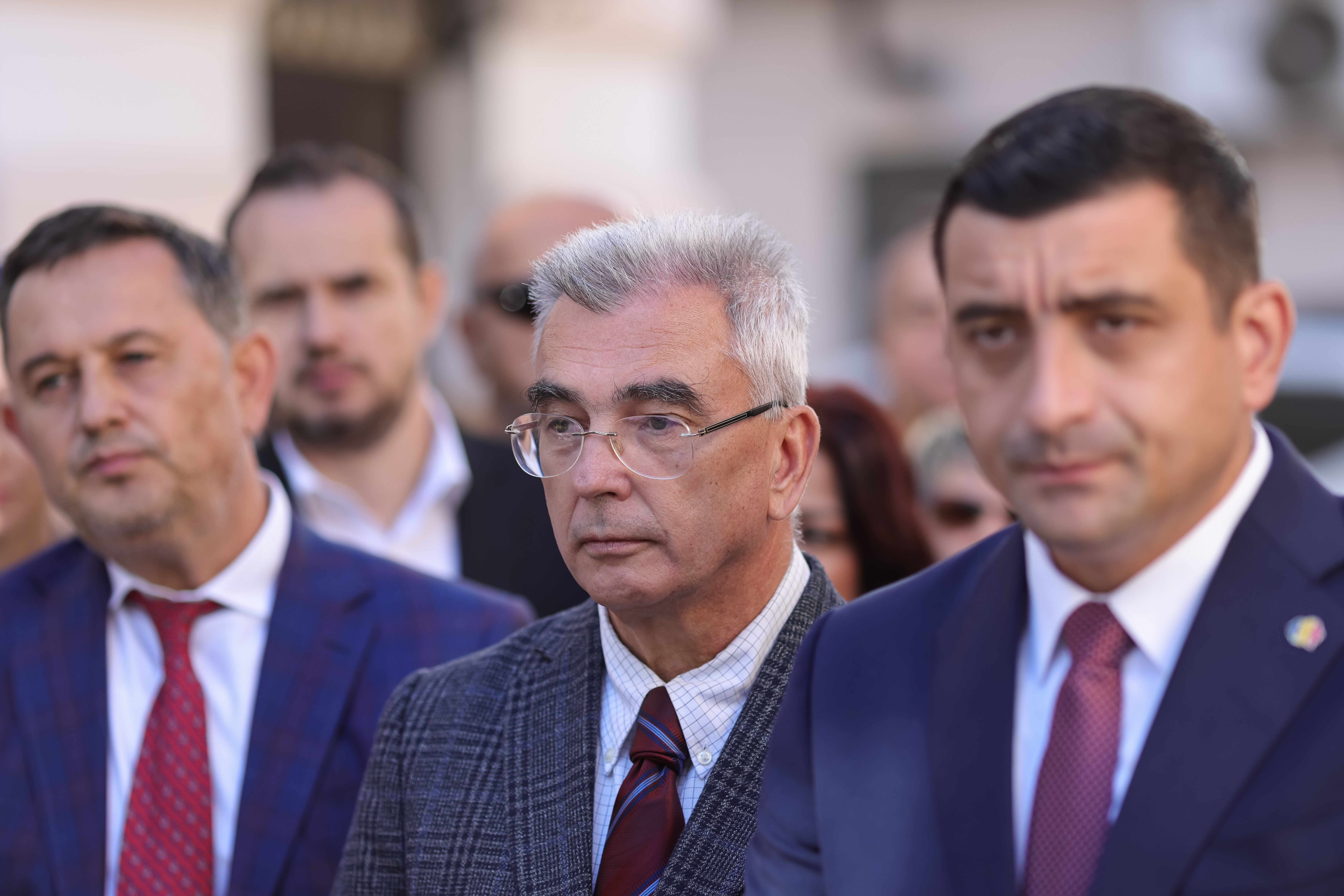 Petrișor Peiu, senator AUR, în timpul declarației Petrișor Peiu, senator AUR, în timpul declarației