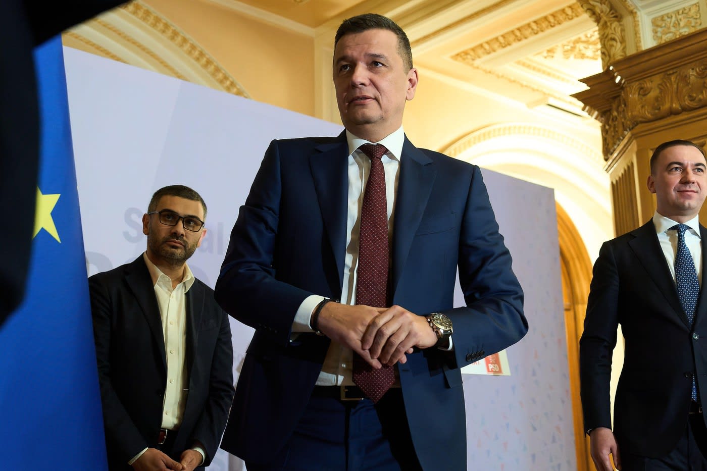 Cristian Preda în timpul unei declarații politice
