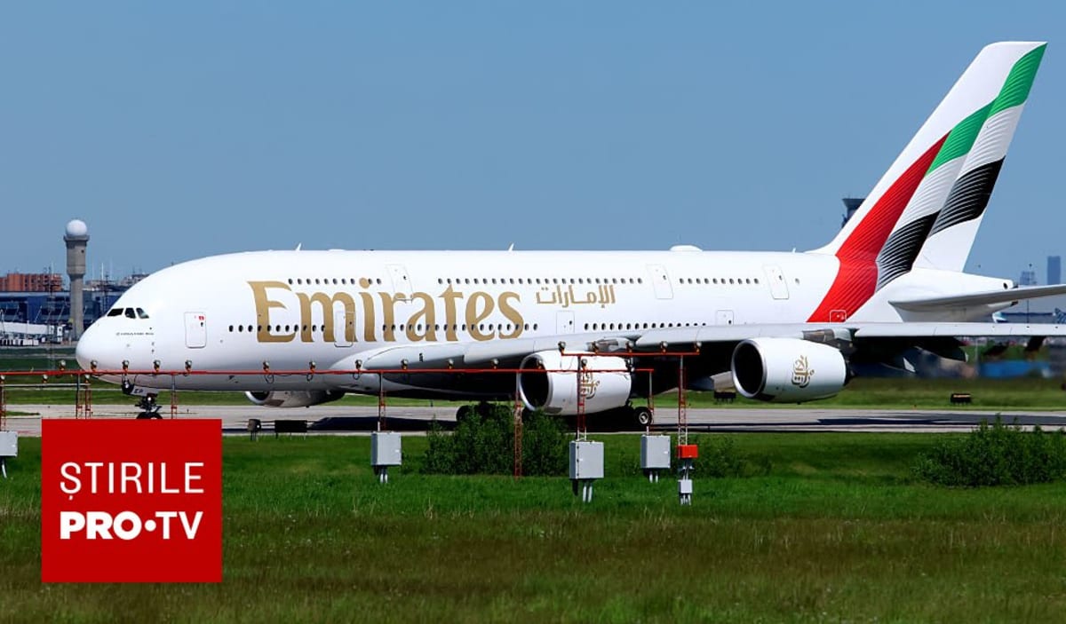 Aeronave Airbus A380 în timpul inspecției de siguranță