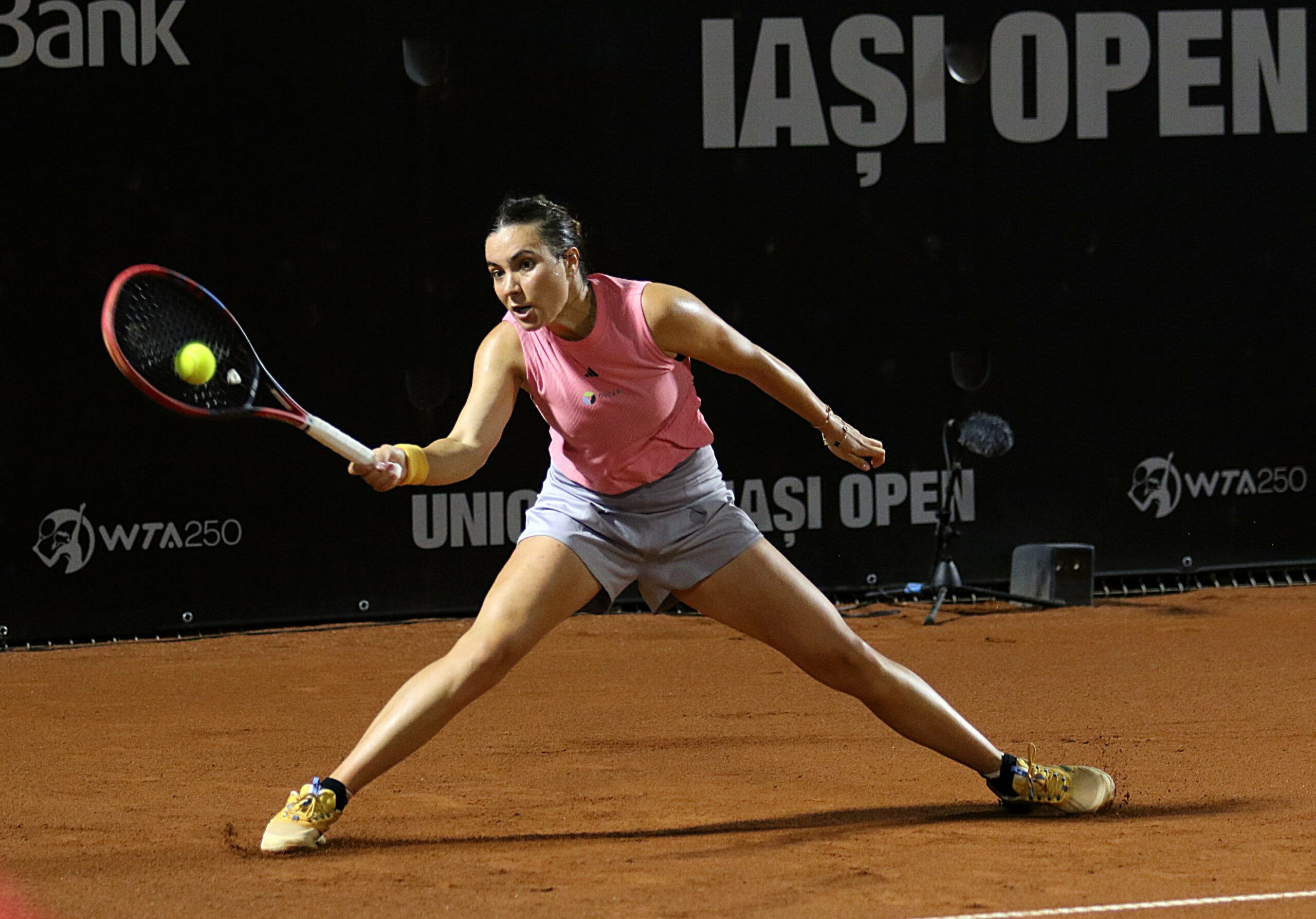 Gabriela Ruse în timpul meciului de la Bad Homburg Gabriela Ruse în timpul meciului de la Bad Homburg