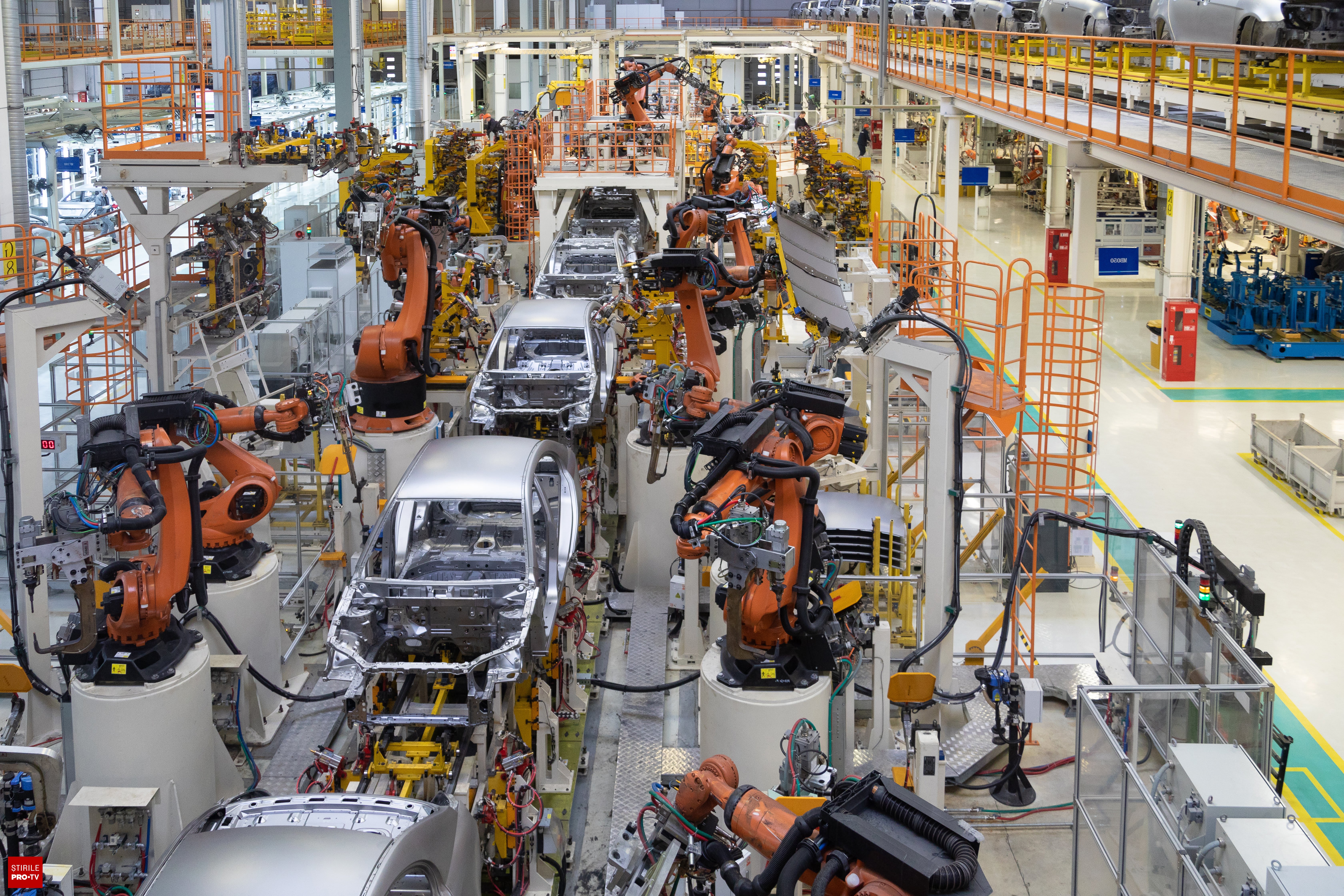 Fabrică auto Volkswagen în Europa, muncitori, utilaje Fabrică auto Volkswagen în Europa, muncitori, utilaje