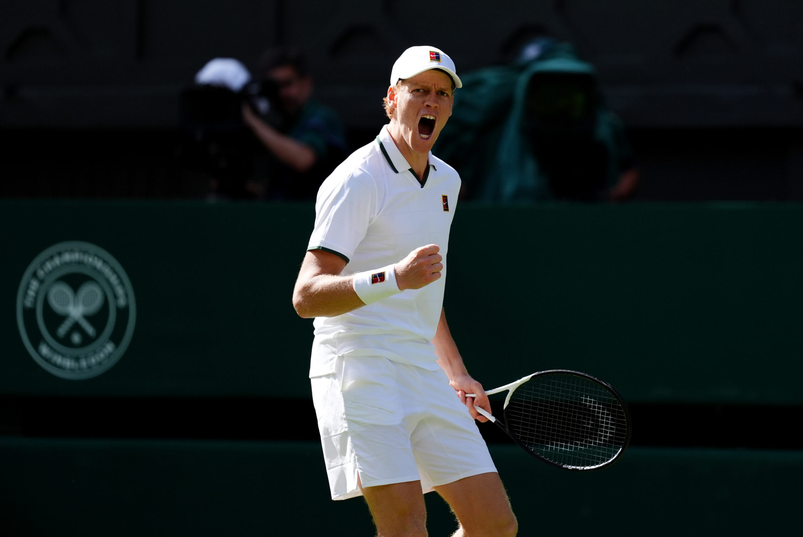 Jannik Sinner în timpul meciului de la Wimbledon 2026 Jannik Sinner în timpul meciului de la Wimbledon 2026