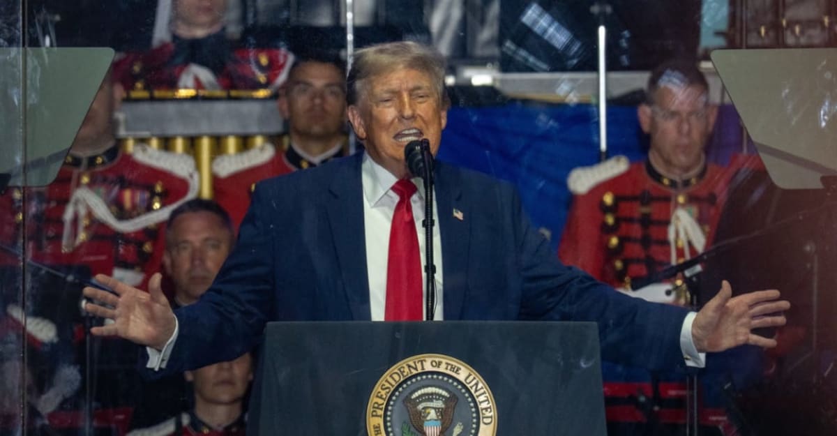 Președintele Donald Trump la inaugurarea Bibliotecii Roosevelt, spectacol de artificii