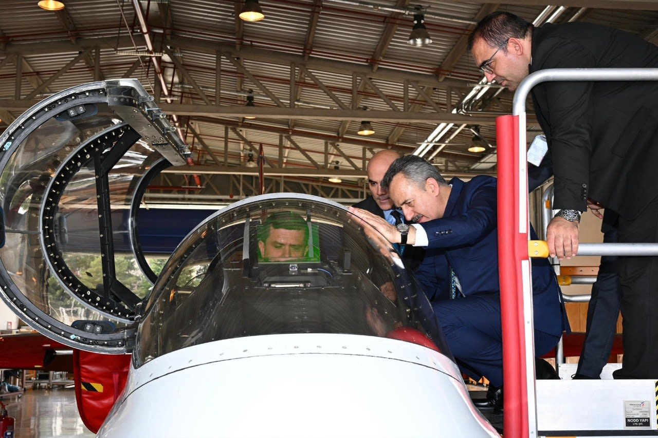 Radu Miruță vizitând facilitățile Turkish Aerospace Industries în Turcia