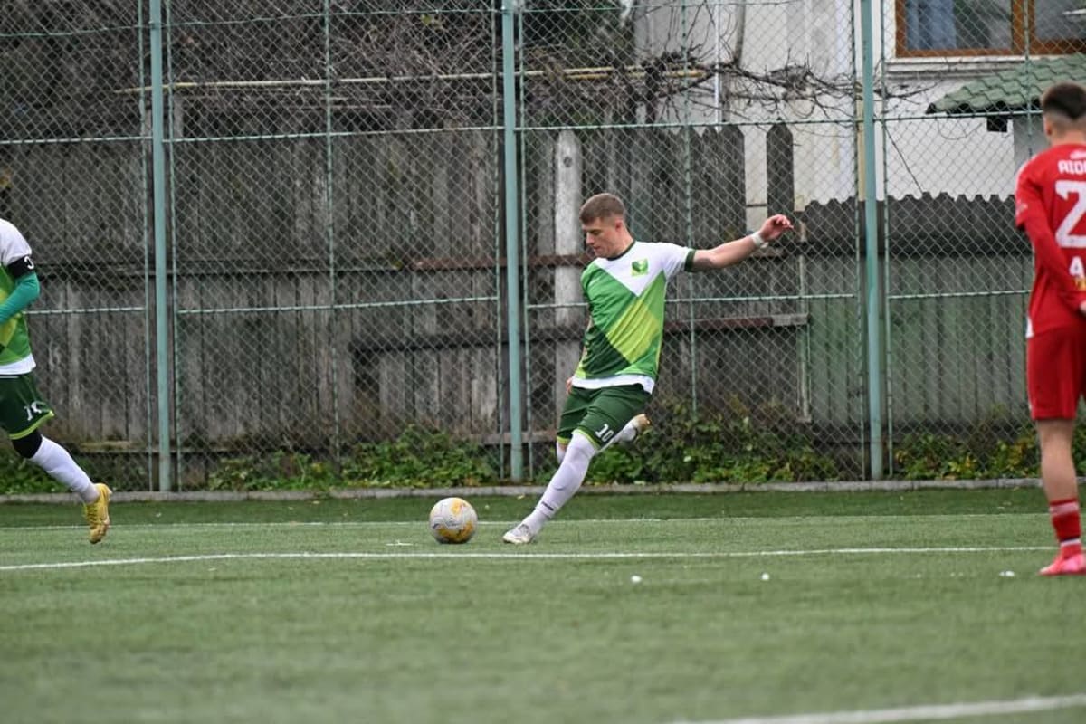 Echipa de fotbal din Iași în acțiune