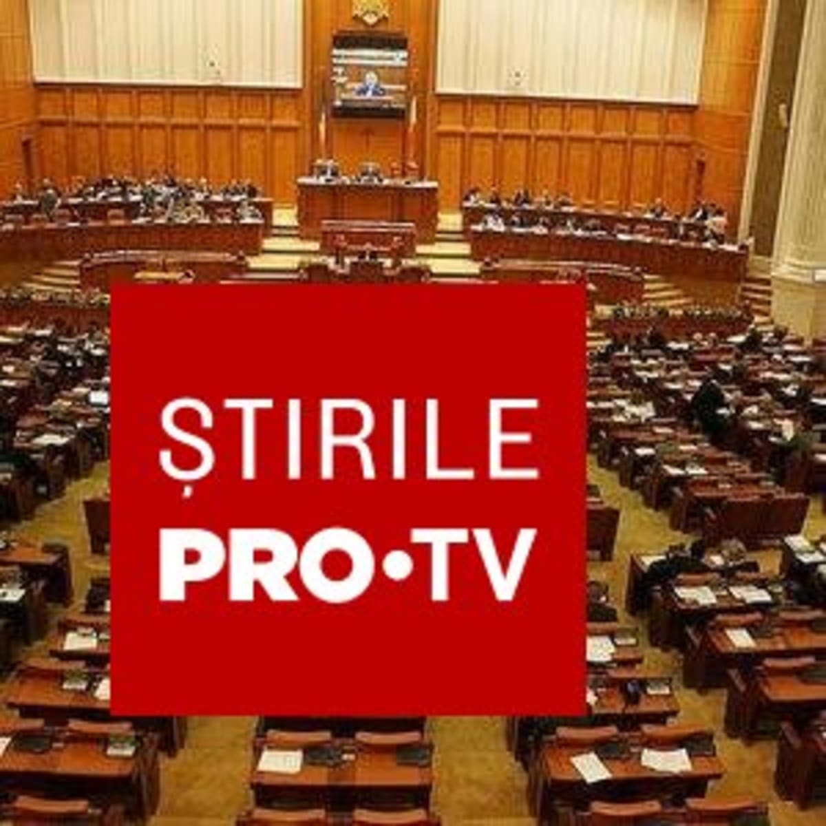 Senator în plen, discuții despre proiecte legislative Senator în plen, discuții despre proiecte legislative