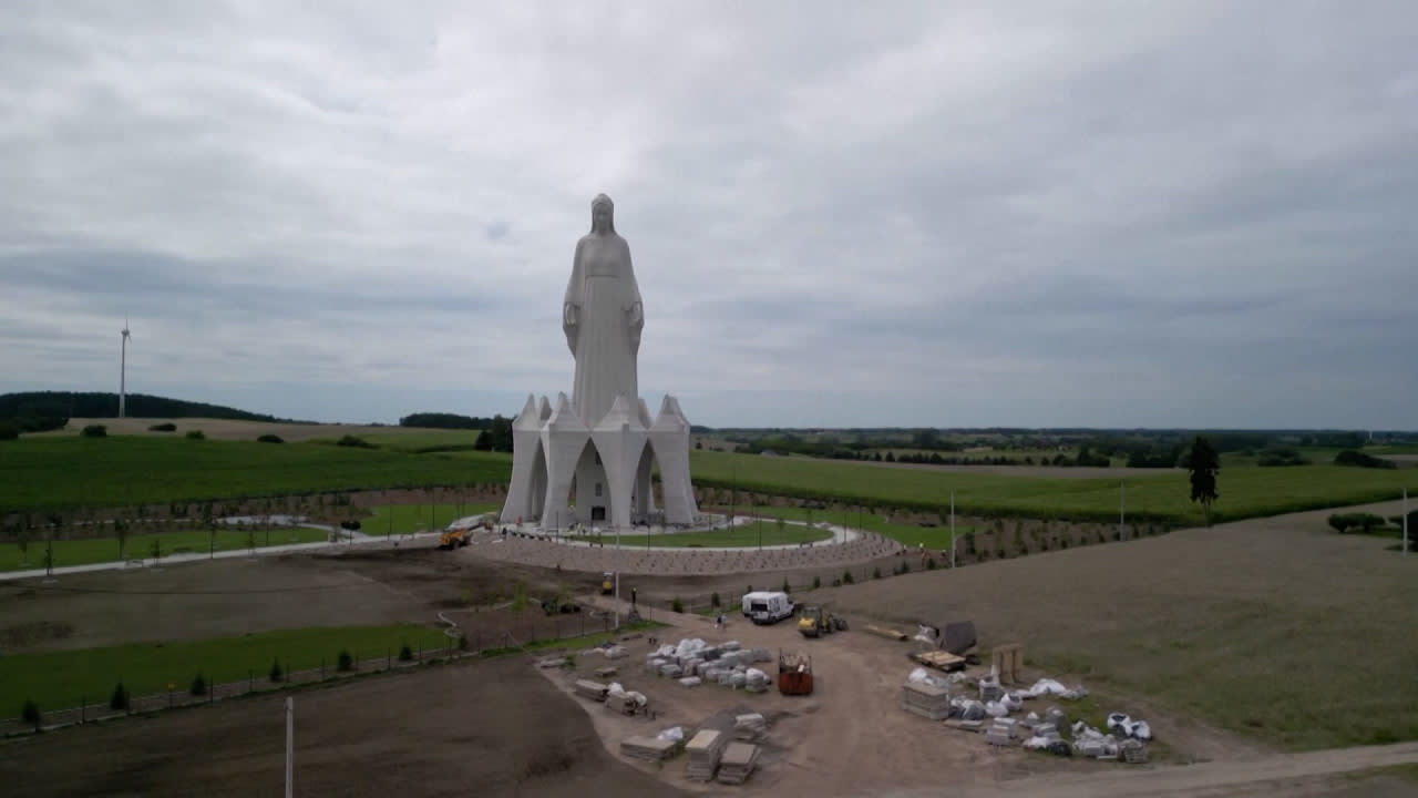 Statuia Fecioarei Maria în Polonia