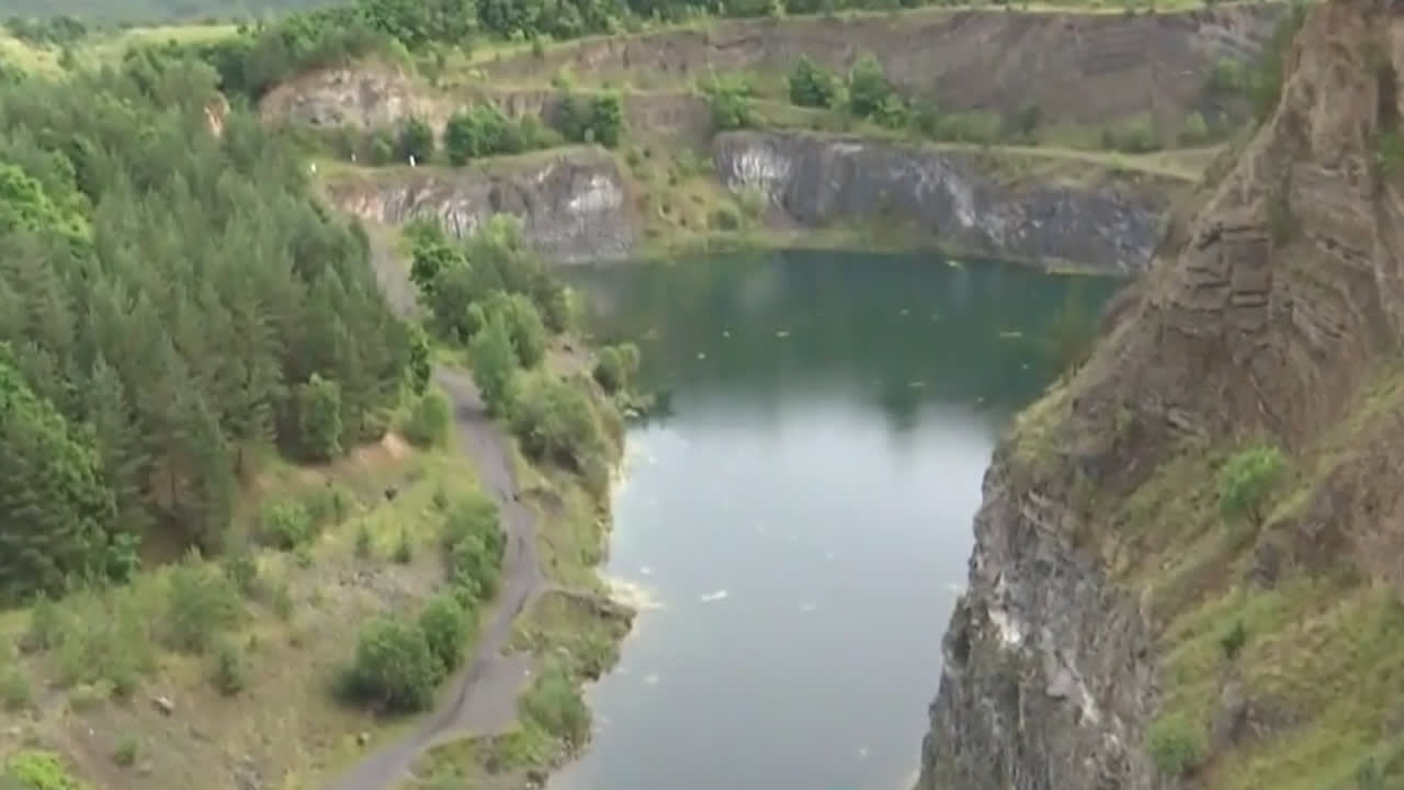 Lacul de Smarald și Coloanele de Bazalt din rezervația Racoș