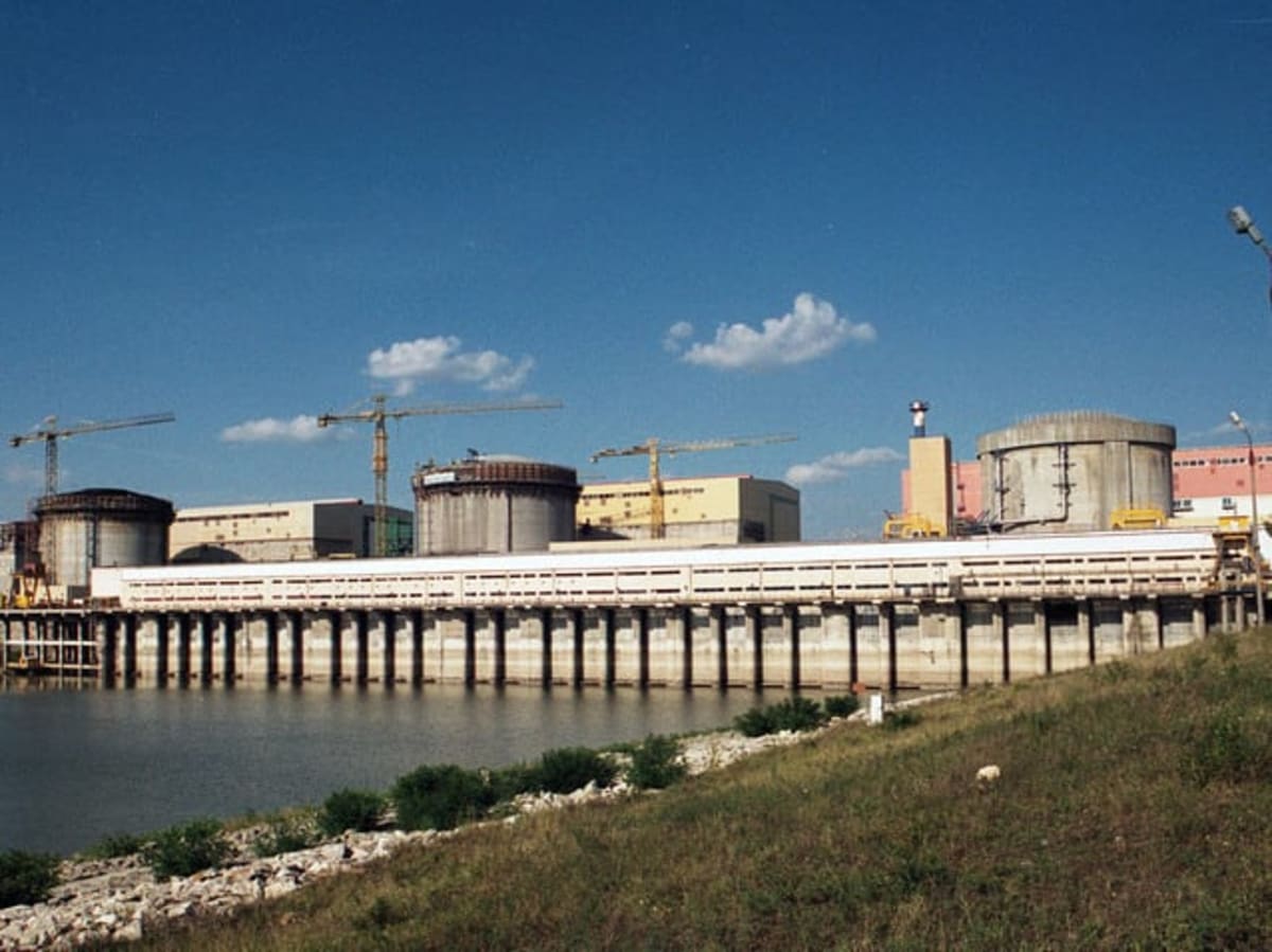 Echipament de dragaj în zona Dunării la Cernavodă