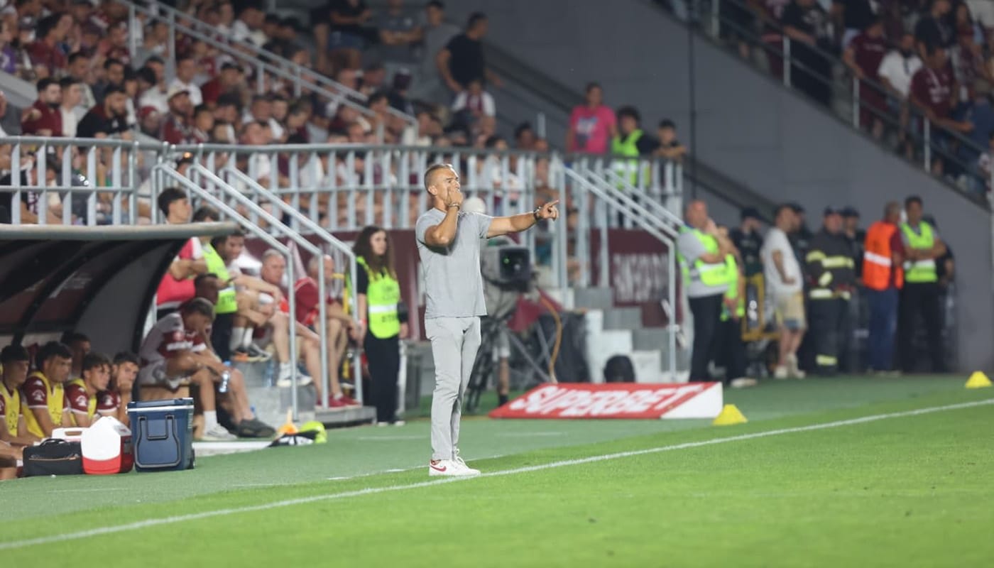Daniel Pancu în timpul declarației după meciul Rapid - CFR Cluj Daniel Pancu în timpul declarației după meciul Rapid - CFR Cluj