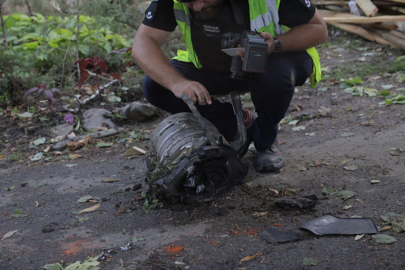 Dronă de atac cu propulsie cu reacție zburând deasupra Mării Negre