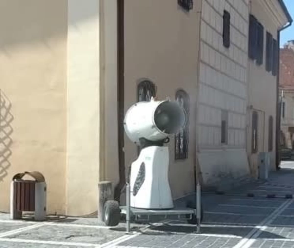Tun de răcorire cu apă în centrul Brașovului
