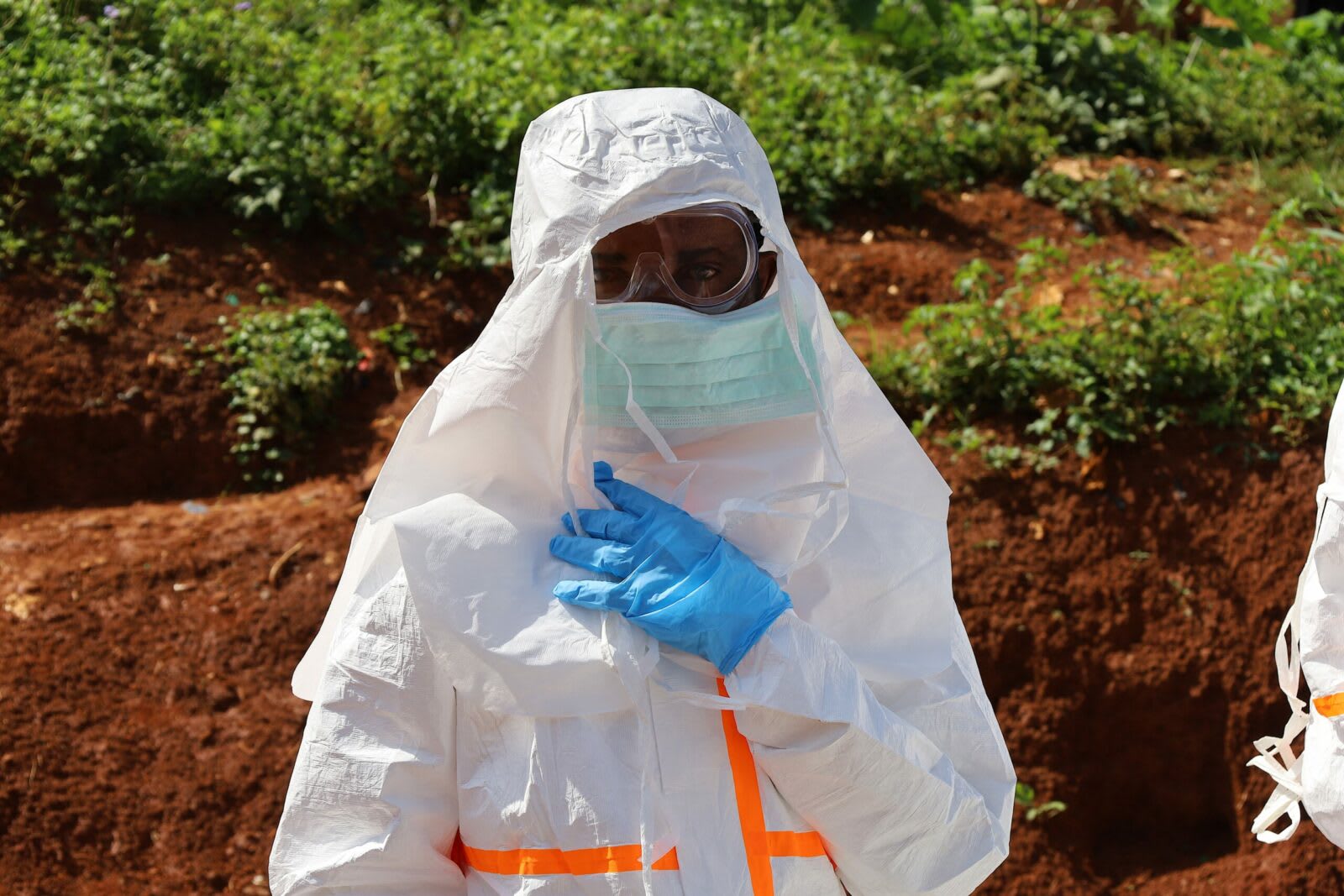 Echipe de medici și paramedici în acțiune în RD Congo, luptând împotriva epidemiei de Ebola