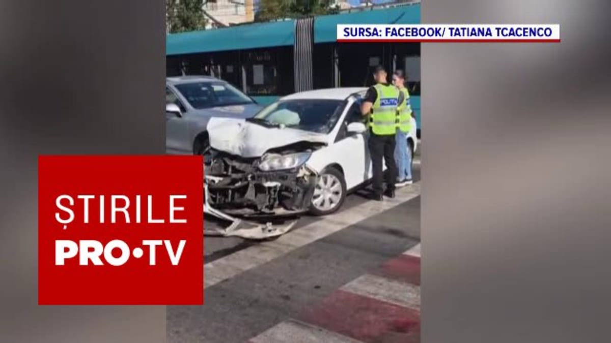 Bărbat în mașină, accident rutier, poliție, victimă rănită