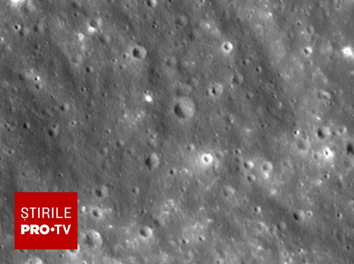 Imagine cu craterul de pe Luna format de racheta SpaceX