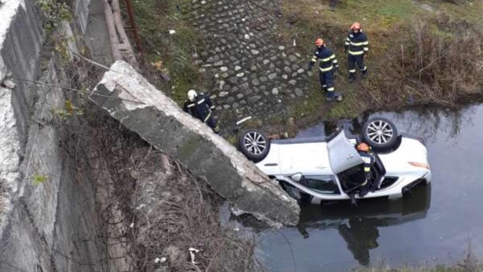 Accident rutier pe DN7 cu mașină și motociclete, victime și intervenție de urgență