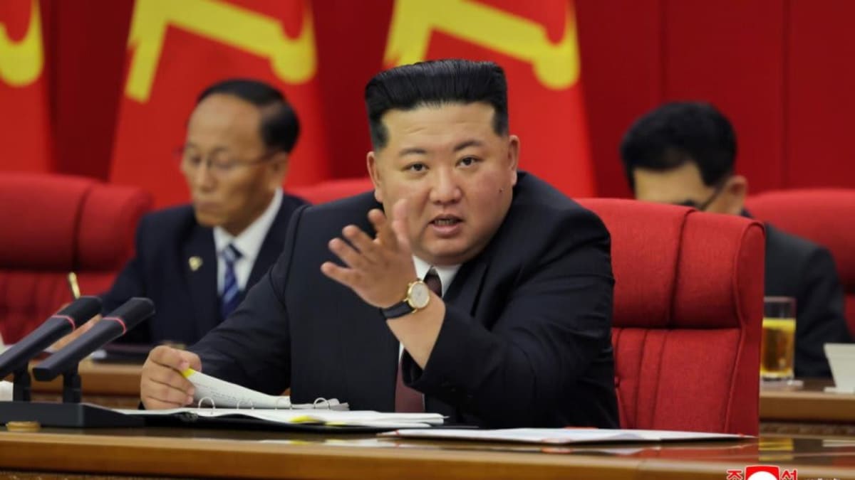 Kim Jong Un și soldați nord-coreeni în Rusia, pregătiri militare