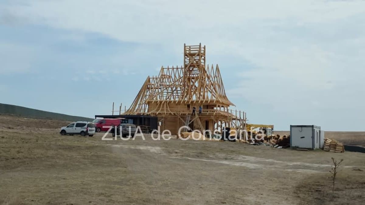 teren cu lucrări de nivelare și fundații în zona Lacului Techirghiol teren cu lucrări de nivelare și fundații în zona Lacului Techirghiol