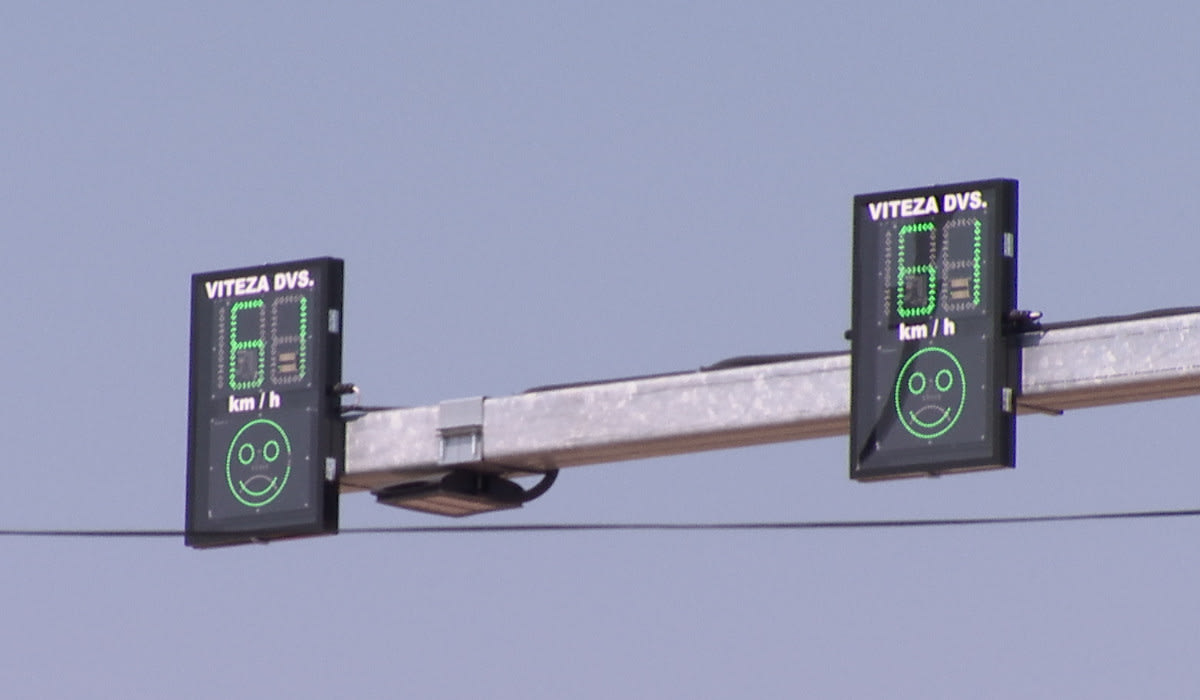 radar rutier instalat pe drum național, aparat de măsurare viteze radar rutier instalat pe drum național, aparat de măsurare viteze