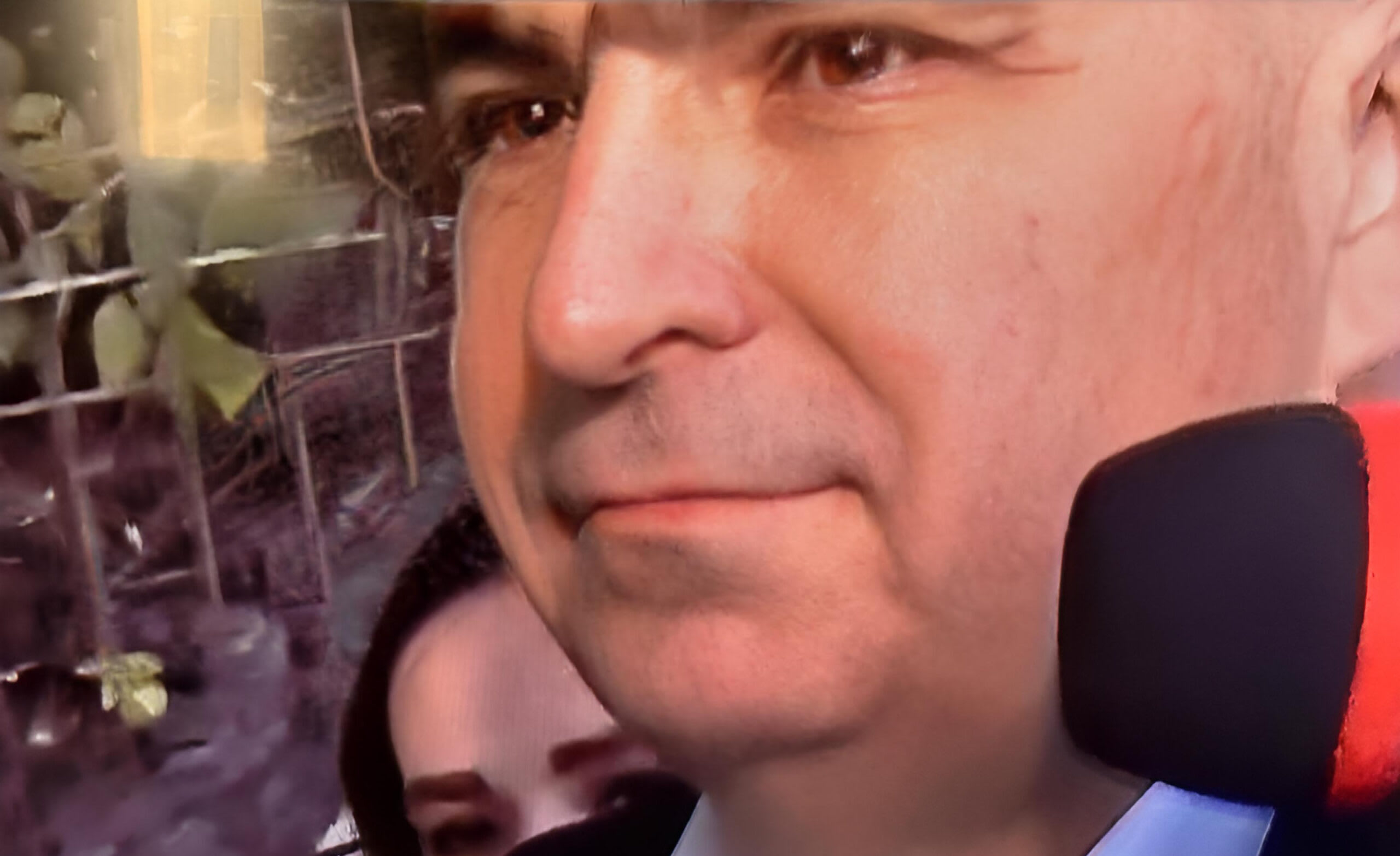 Ilie Bolojan la intrarea în sediul DNA Iași