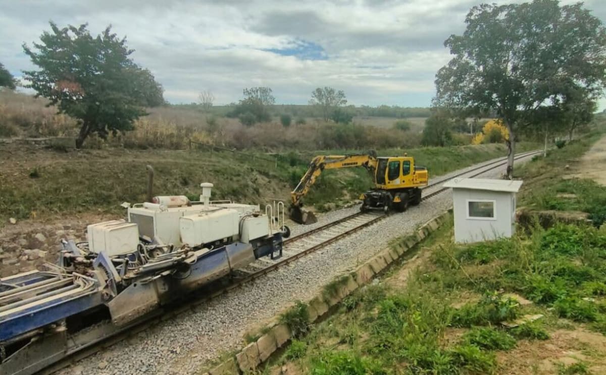 tren pe calea ferată Galați-Bârlad