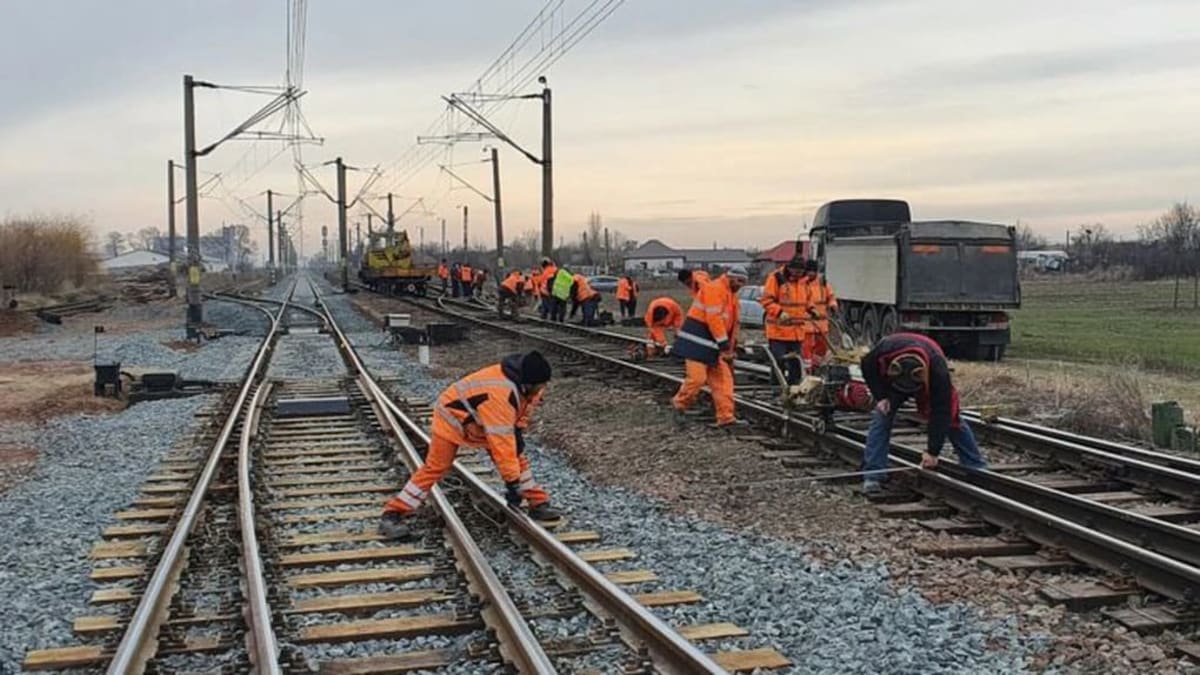 șantier cale ferată, muncitori, infrastructură feroviară șantier cale ferată, muncitori, infrastructură feroviară